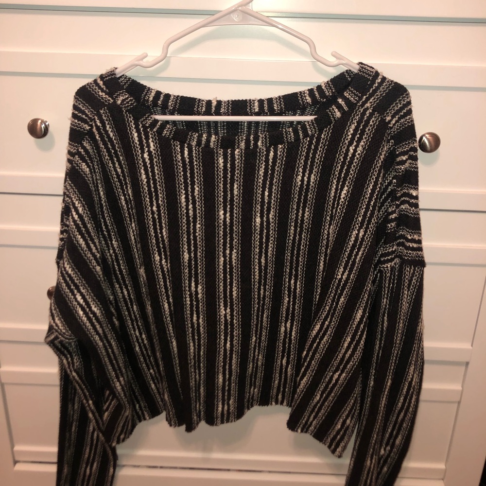 black n white striped crop top